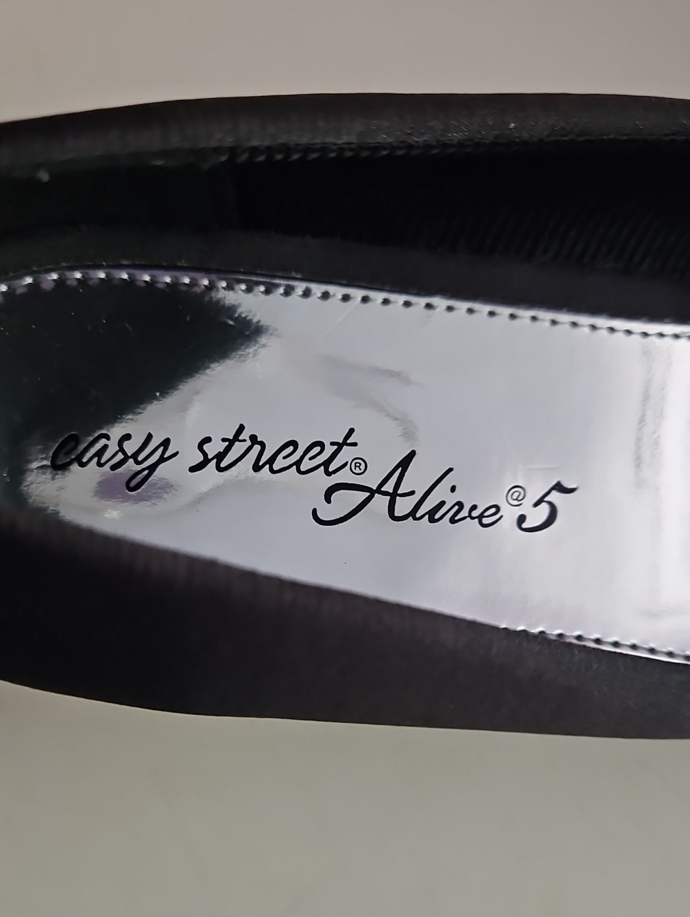 easy street Alive 5 Black Satin Pump with Rhinestone Accent Size 11 M - Picture 12 of 17